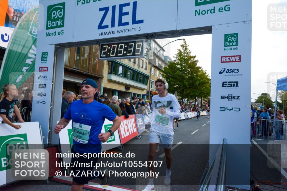 20.09.2026 - PSD Bank Halbmarathon LAZAROV Photography http://msf.ph/oto/10554707 20.09.2026 12:09:39 Ziel 1031, 1167, 1772, 1923, 2004, 2025, 2198, 2526, 3137, 3339, 3816, 4030, 4185, 4196, 4563 meine-sportfotos.de