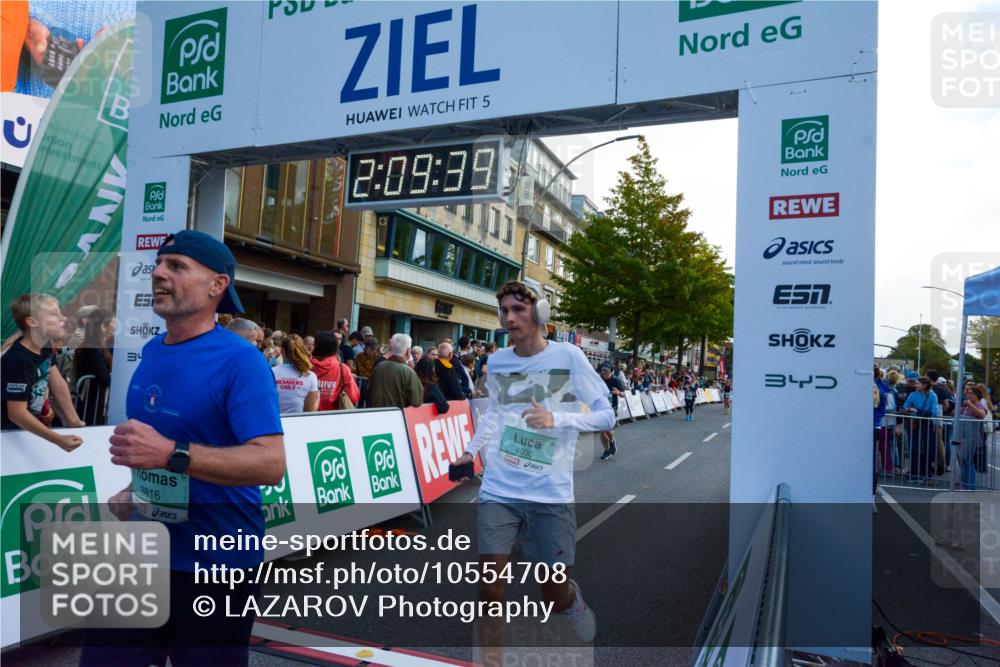 20.09.2026 - PSD Bank Halbmarathon LAZAROV Photography http://msf.ph/oto/10554708 20.09.2026 12:09:39 Ziel 1031, 1167, 1772, 1923, 2004, 2025, 2198, 2526, 3137, 3339, 3816, 4030, 4185, 4196, 4563 meine-sportfotos.de