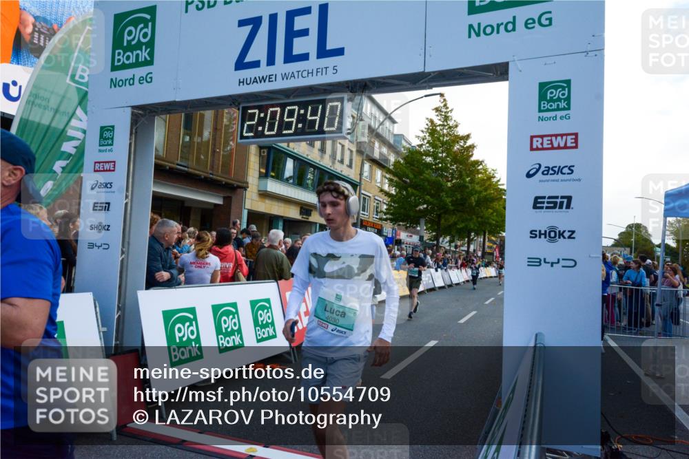 20.09.2026 - PSD Bank Halbmarathon LAZAROV Photography http://msf.ph/oto/10554709 20.09.2026 12:09:39 Ziel 1031, 1167, 1772, 1923, 2004, 2025, 2198, 2526, 3137, 3339, 3816, 4030, 4185, 4196, 4563 meine-sportfotos.de