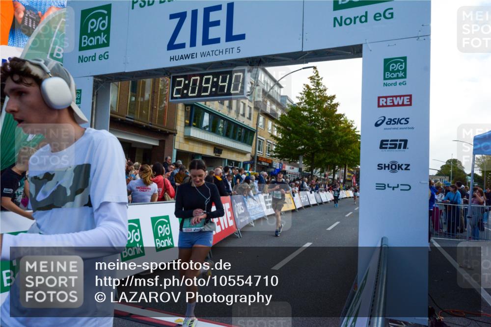 20.09.2026 - PSD Bank Halbmarathon LAZAROV Photography http://msf.ph/oto/10554710 20.09.2026 12:09:40 Ziel 1031, 1167, 1772, 1923, 2004, 2025, 2198, 2526, 3137, 3339, 3816, 4030, 4185, 4196 meine-sportfotos.de