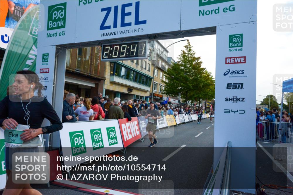 20.09.2026 - PSD Bank Halbmarathon LAZAROV Photography http://msf.ph/oto/10554714 20.09.2026 12:09:40 Ziel 1031, 1167, 1772, 1923, 2004, 2025, 2198, 2526, 3137, 3339, 3816, 4030, 4185, 4196 meine-sportfotos.de