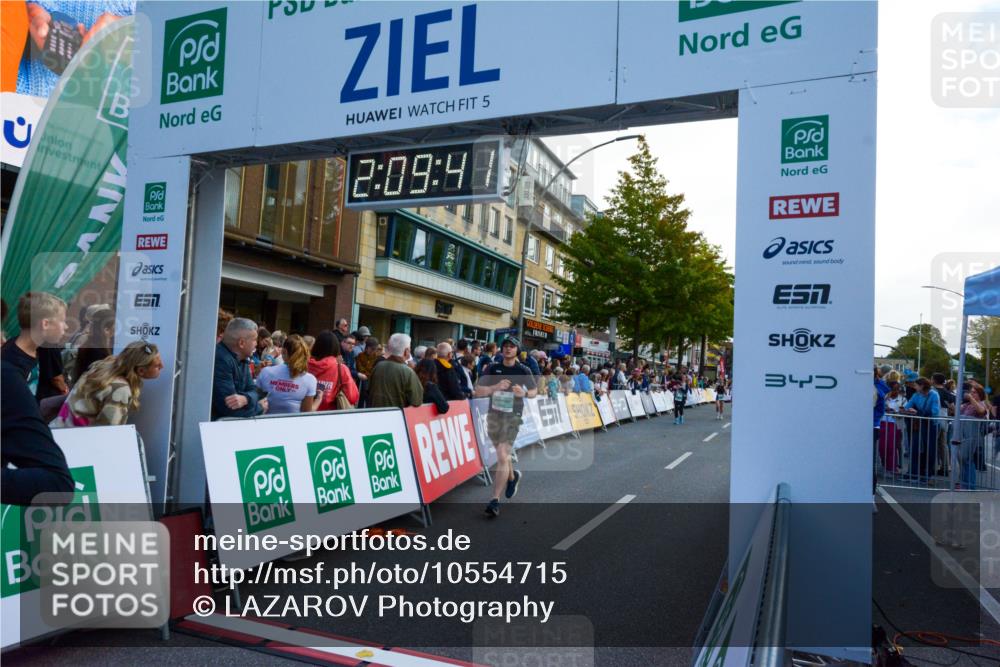 20.09.2026 - PSD Bank Halbmarathon LAZAROV Photography http://msf.ph/oto/10554715 20.09.2026 12:09:41 Ziel 1031, 1167, 1772, 1923, 2004, 2025, 2198, 2526, 3137, 3339, 3816, 4030, 4185, 4196, 4715 meine-sportfotos.de