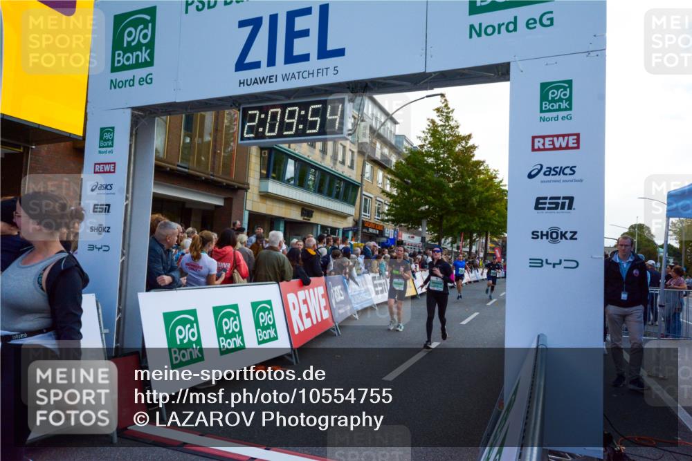 20.09.2026 - PSD Bank Halbmarathon LAZAROV Photography http://msf.ph/oto/10554755 20.09.2026 12:09:54 Ziel 1180, 1772, 1923, 2004, 2018, 2434, 2497, 2599, 2667, 4185, 4196, 4703, 4715 meine-sportfotos.de