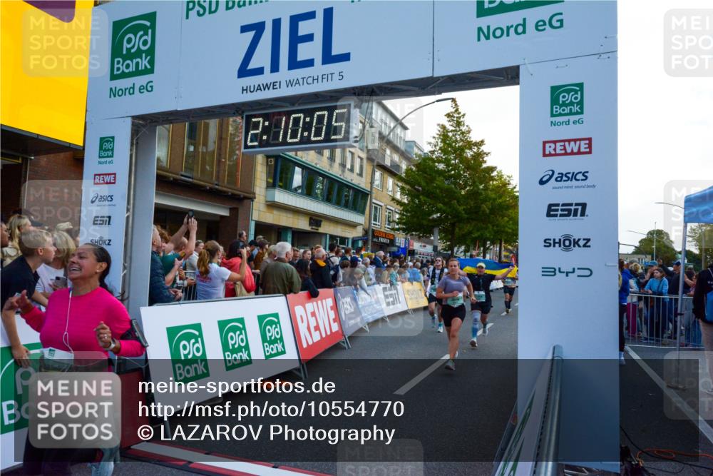 20.09.2026 - PSD Bank Halbmarathon LAZAROV Photography http://msf.ph/oto/10554770 20.09.2026 12:10:04 Ziel 1179, 1180, 1942, 2278, 2497, 2667, 2963, 3338, 4301, 4397, 4490 meine-sportfotos.de