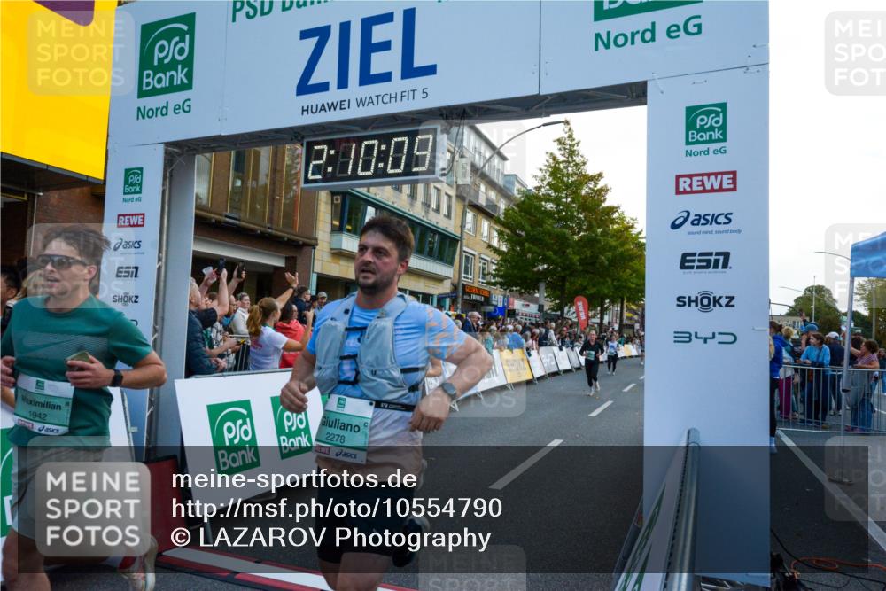 20.09.2026 - PSD Bank Halbmarathon LAZAROV Photography http://msf.ph/oto/10554790 20.09.2026 12:10:08 Ziel 1075, 1076, 1179, 1180, 1942, 2278, 2497, 2667, 2826, 2963, 3338, 3897, 4301, 4397, 4490 meine-sportfotos.de
