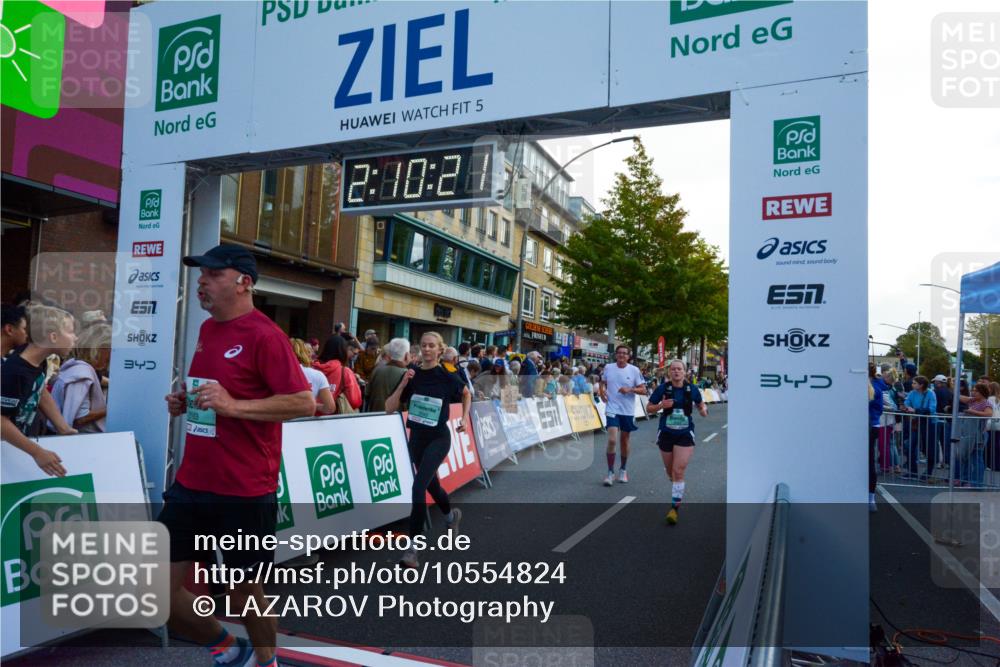 20.09.2026 - PSD Bank Halbmarathon LAZAROV Photography http://msf.ph/oto/10554824 20.09.2026 12:10:21 Ziel 1075, 1076, 1878, 2163, 2826, 3391, 3742, 3897, 4576, 4577 meine-sportfotos.de