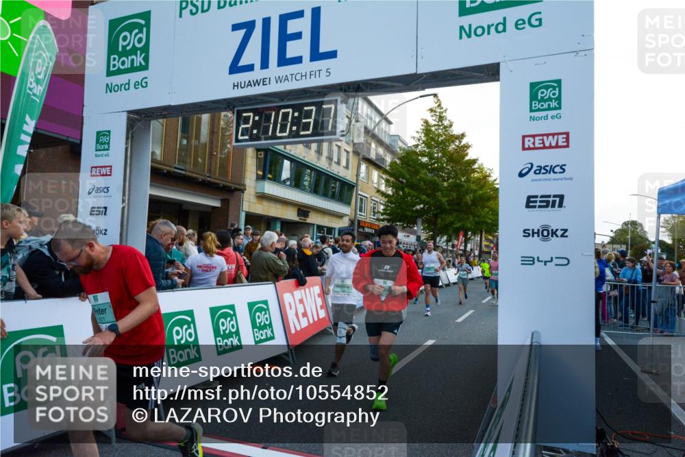 20.09.2026 - PSD Bank Halbmarathon LAZAROV Photography http://msf.ph/oto/10554852 20.09.2026 12:10:36 Ziel 1037, 1303, 1984, 2767, 2768, 3410, 3472, 3829, 4024, 4083, 4316, 4328, 4611 meine-sportfotos.de
