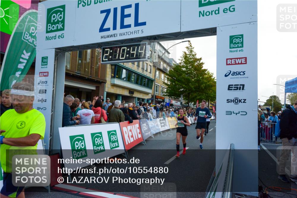 20.09.2026 - PSD Bank Halbmarathon LAZAROV Photography http://msf.ph/oto/10554880 20.09.2026 12:10:43 Ziel 1037, 1303, 1984, 2072, 2767, 2768, 3122, 3410, 3472, 3829, 4024, 4083, 4186, 4316, 4328, 4530, 4701 meine-sportfotos.de