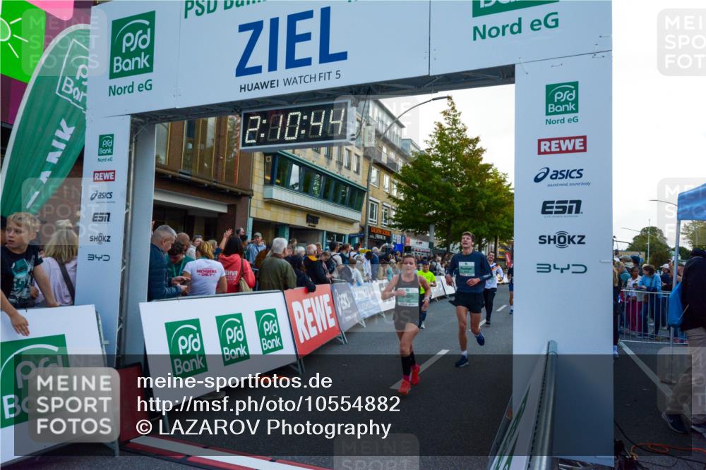 20.09.2026 - PSD Bank Halbmarathon LAZAROV Photography http://msf.ph/oto/10554882 20.09.2026 12:10:43 Ziel 1037, 1303, 1984, 2072, 2767, 2768, 3122, 3410, 3472, 3829, 4024, 4083, 4186, 4316, 4328, 4530, 4701 meine-sportfotos.de