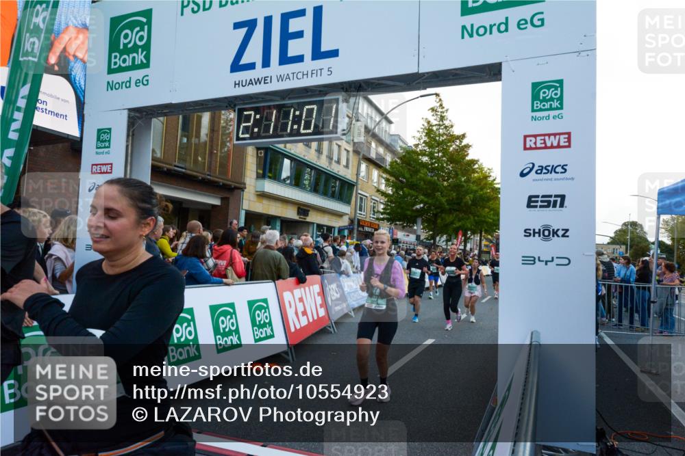 20.09.2026 - PSD Bank Halbmarathon LAZAROV Photography http://msf.ph/oto/10554923 20.09.2026 12:11:00 Ziel 1569, 1752, 1756, 2335, 2359, 2602, 2610, 3344, 3396, 3405, 3475, 3680, 3752, 3877, 4186, 4401, 4402, 4530 meine-sportfotos.de