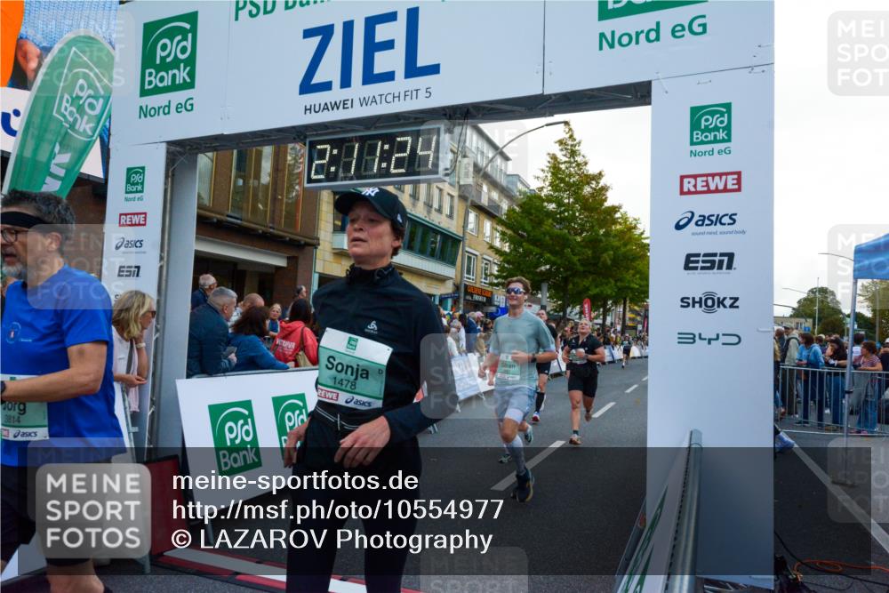 20.09.2026 - PSD Bank Halbmarathon LAZAROV Photography http://msf.ph/oto/10554977 20.09.2026 12:11:24 Ziel 1267, 1478, 2357, 2368, 2475, 2719, 2739, 2893, 3145, 3172, 3261, 3814, 3853, 3854, 4452 meine-sportfotos.de