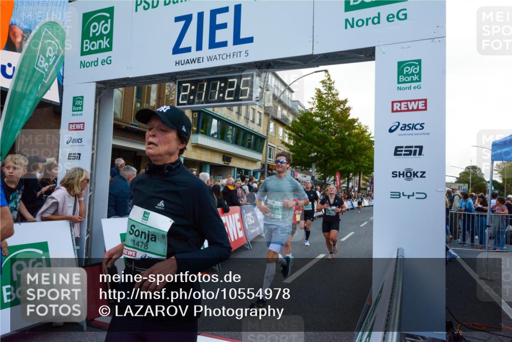 20.09.2026 - PSD Bank Halbmarathon LAZAROV Photography http://msf.ph/oto/10554978 20.09.2026 12:11:24 Ziel 1267, 1478, 2357, 2368, 2475, 2719, 2739, 2893, 3145, 3172, 3261, 3814, 3853, 3854, 4452 meine-sportfotos.de
