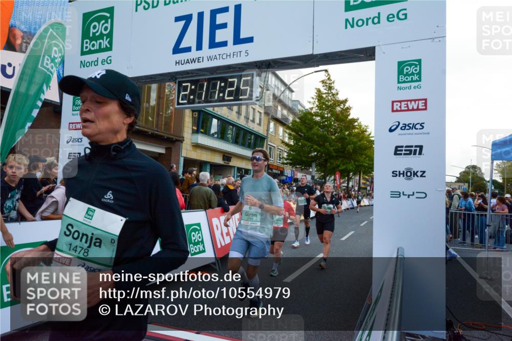 20.09.2026 - PSD Bank Halbmarathon LAZAROV Photography http://msf.ph/oto/10554979 20.09.2026 12:11:24 Ziel 1267, 1478, 2357, 2368, 2475, 2719, 2739, 2893, 3145, 3172, 3261, 3814, 3853, 3854, 4452 meine-sportfotos.de