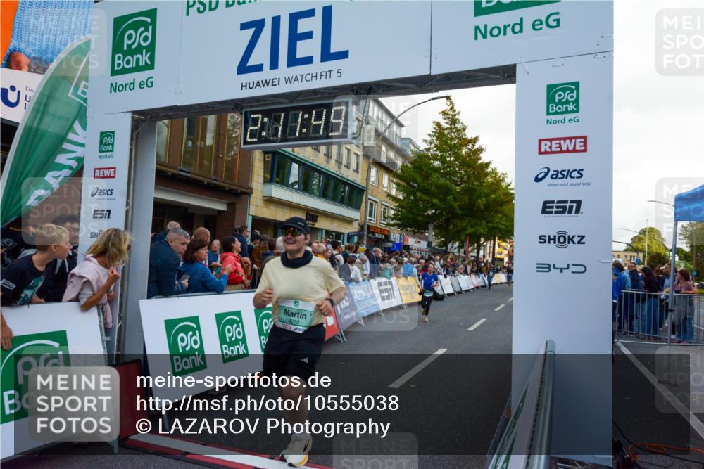 20.09.2026 - PSD Bank Halbmarathon LAZAROV Photography http://msf.ph/oto/10555038 20.09.2026 12:11:48 Ziel 1858, 2081, 3017, 3094, 3210, 4375 meine-sportfotos.de