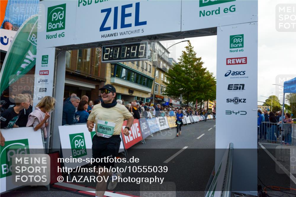 20.09.2026 - PSD Bank Halbmarathon LAZAROV Photography http://msf.ph/oto/10555039 20.09.2026 12:11:49 Ziel 1858, 2081, 3017, 3094, 3210, 4375 meine-sportfotos.de