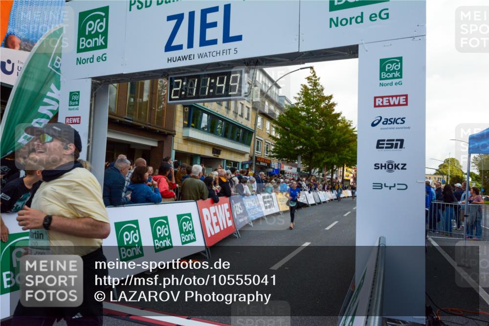 20.09.2026 - PSD Bank Halbmarathon LAZAROV Photography http://msf.ph/oto/10555041 20.09.2026 12:11:49 Ziel 1858, 2081, 3017, 3094, 3210, 4375 meine-sportfotos.de