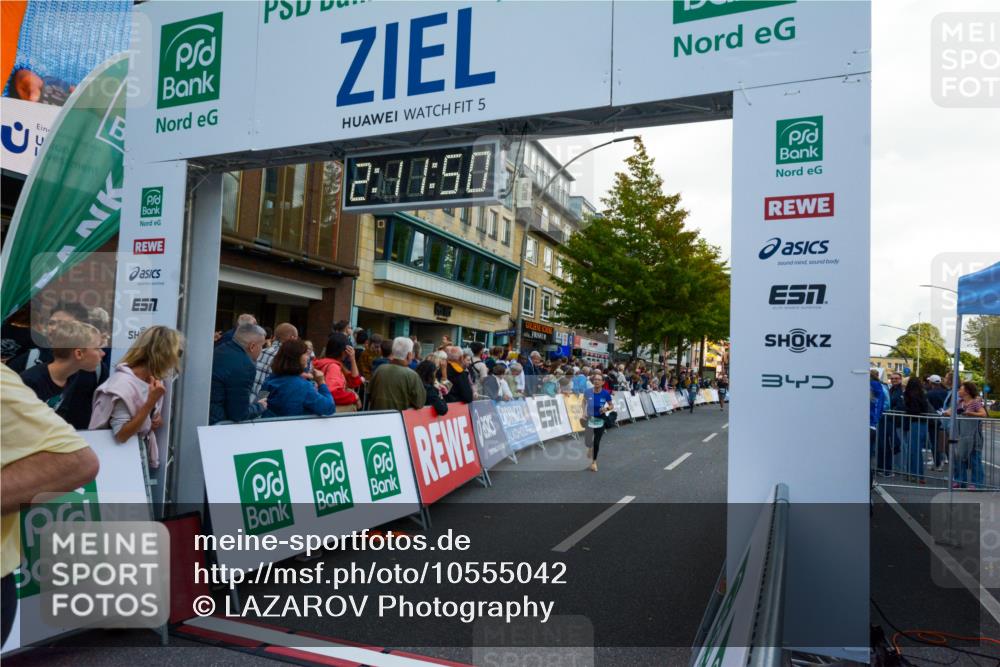 20.09.2026 - PSD Bank Halbmarathon LAZAROV Photography http://msf.ph/oto/10555042 20.09.2026 12:11:49 Ziel 1858, 2081, 3017, 3094, 3210, 4375 meine-sportfotos.de