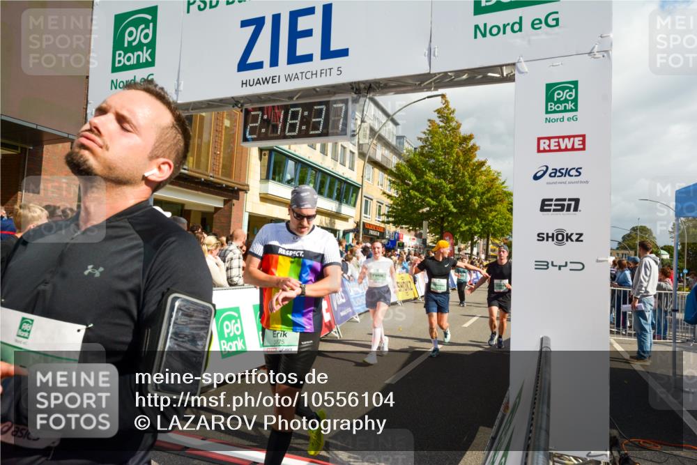 20.09.2026 - PSD Bank Halbmarathon LAZAROV Photography http://msf.ph/oto/10556104 20.09.2026 12:18:37 Ziel 1011, 1270, 1424, 1425, 1998, 2121, 2137, 2413, 2628, 2867, 3084, 3409, 3540, 3597, 3616, 3806, 3875, 4159 meine-sportfotos.de