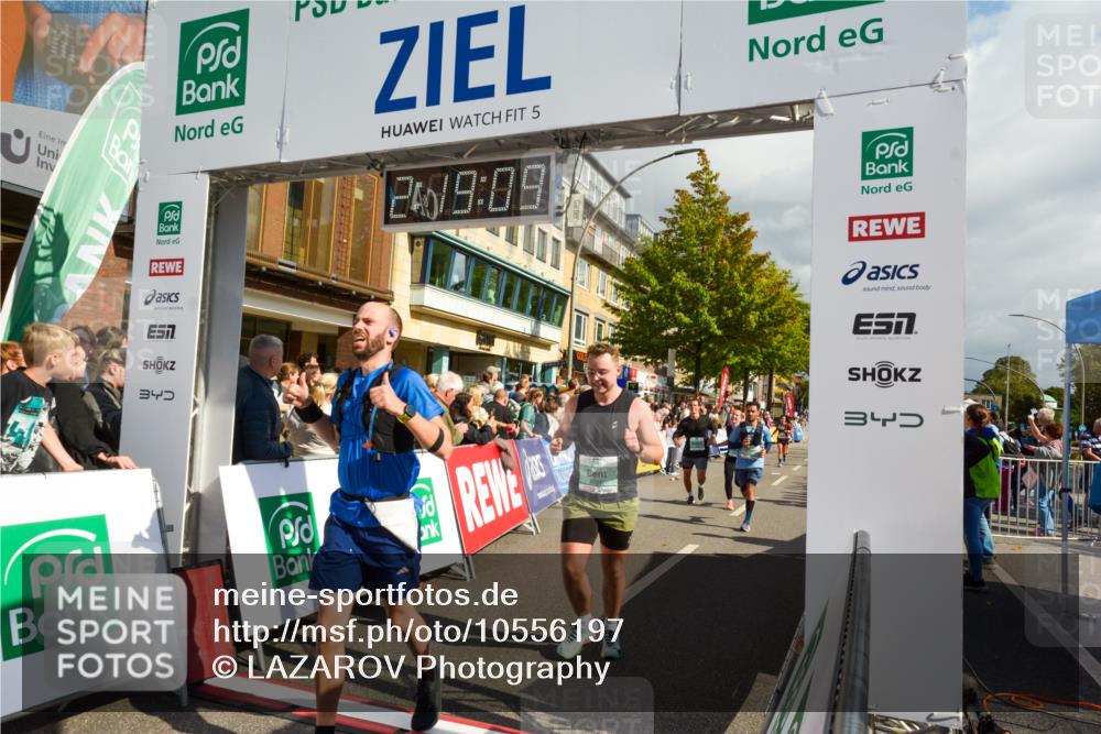 20.09.2026 - PSD Bank Halbmarathon LAZAROV Photography http://msf.ph/oto/10556197 20.09.2026 12:19:08 Ziel 1283, 1489, 1997, 2312, 2772, 2812, 2876, 2911, 3290, 3357, 3384, 3717, 3720, 3763, 4086, 4338 meine-sportfotos.de