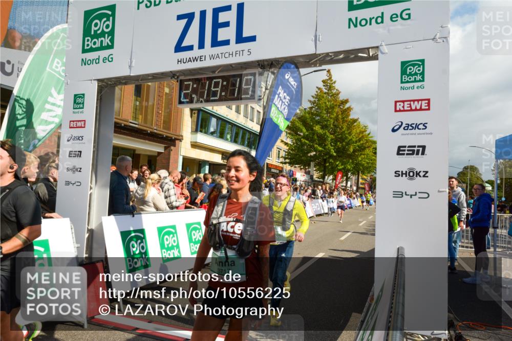 20.09.2026 - PSD Bank Halbmarathon LAZAROV Photography http://msf.ph/oto/10556225 20.09.2026 12:19:18 Ziel 1276, 1461, 1997, 2312, 2513, 2921, 3357, 3717, 3720, 4383, 4682 meine-sportfotos.de