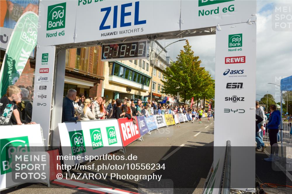20.09.2026 - PSD Bank Halbmarathon LAZAROV Photography http://msf.ph/oto/10556234 20.09.2026 12:19:23 Ziel 1276, 1351, 1461, 1997, 2214, 2312, 2513, 2921, 3357, 3717, 3720, 4383, 4682 meine-sportfotos.de