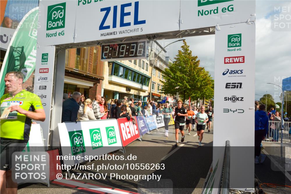 20.09.2026 - PSD Bank Halbmarathon LAZAROV Photography http://msf.ph/oto/10556263 20.09.2026 12:19:35 Ziel 1351, 1877, 2214, 2242, 2513, 3581, 3974, 4033, 4383, 4682, 4726, 4732 meine-sportfotos.de