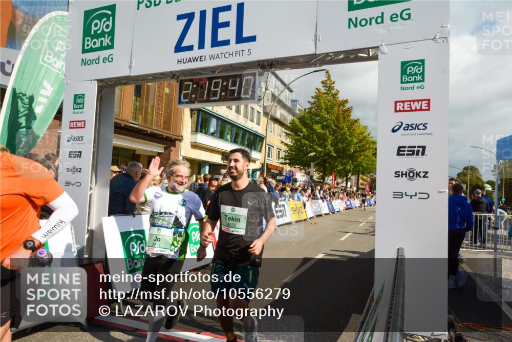 20.09.2026 - PSD Bank Halbmarathon LAZAROV Photography http://msf.ph/oto/10556279 20.09.2026 12:19:40 Ziel 1351, 1877, 2242, 3180, 3581, 3974, 4033, 4726, 4732 meine-sportfotos.de