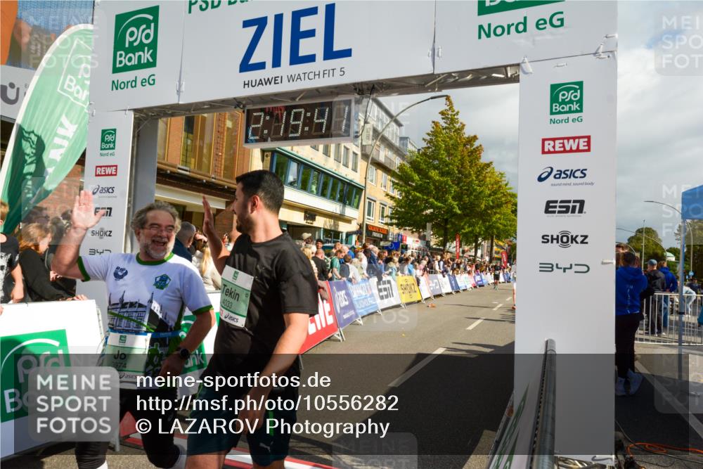 20.09.2026 - PSD Bank Halbmarathon LAZAROV Photography http://msf.ph/oto/10556282 20.09.2026 12:19:40 Ziel 1351, 1877, 2242, 3180, 3581, 3974, 4033, 4726, 4732 meine-sportfotos.de