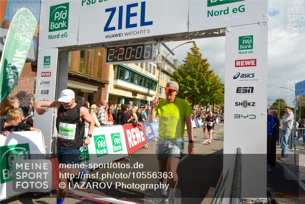 20.09.2026 - PSD Bank Halbmarathon LAZAROV Photography http://msf.ph/oto/10556363 20.09.2026 12:20:05 Ziel 1323, 2436, 2737, 2787, 2933, 3085, 3429, 3688, 3735, 4085, 4626, 4689 meine-sportfotos.de