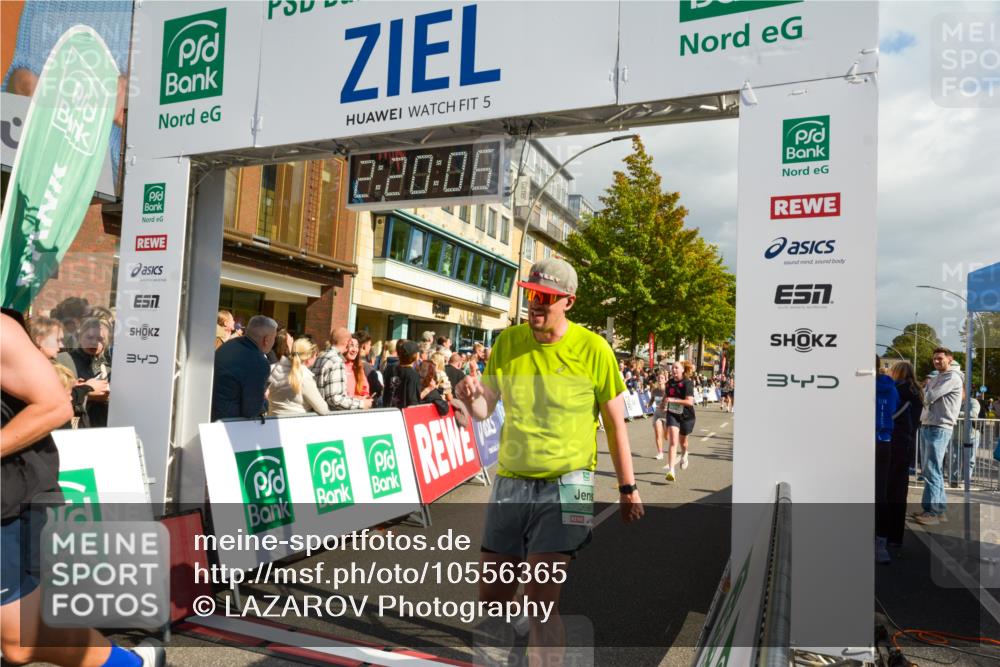 20.09.2026 - PSD Bank Halbmarathon LAZAROV Photography http://msf.ph/oto/10556365 20.09.2026 12:20:05 Ziel 1323, 2436, 2737, 2787, 2933, 3085, 3429, 3688, 3735, 4085, 4626, 4689 meine-sportfotos.de