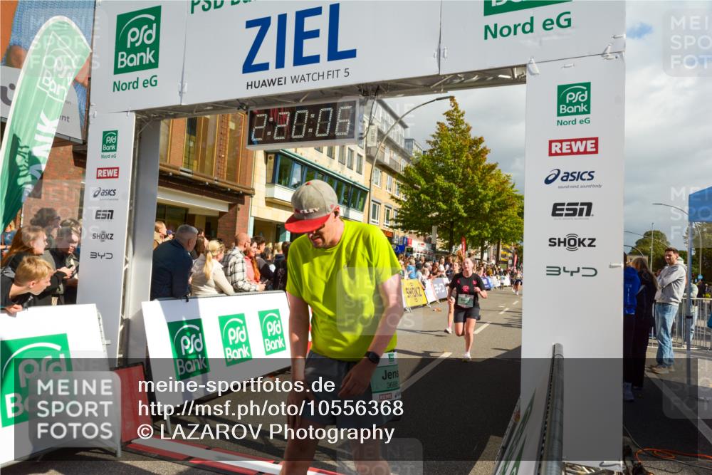 20.09.2026 - PSD Bank Halbmarathon LAZAROV Photography http://msf.ph/oto/10556368 20.09.2026 12:20:06 Ziel 1323, 2737, 2787, 2933, 3085, 3429, 3688, 3735, 4085, 4626, 4689 meine-sportfotos.de