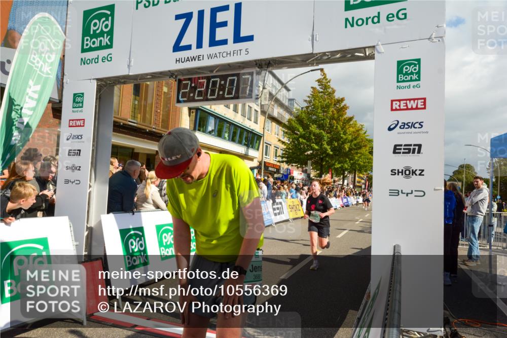 20.09.2026 - PSD Bank Halbmarathon LAZAROV Photography http://msf.ph/oto/10556369 20.09.2026 12:20:06 Ziel 1323, 2737, 2787, 2933, 3085, 3429, 3688, 3735, 4085, 4626, 4689 meine-sportfotos.de