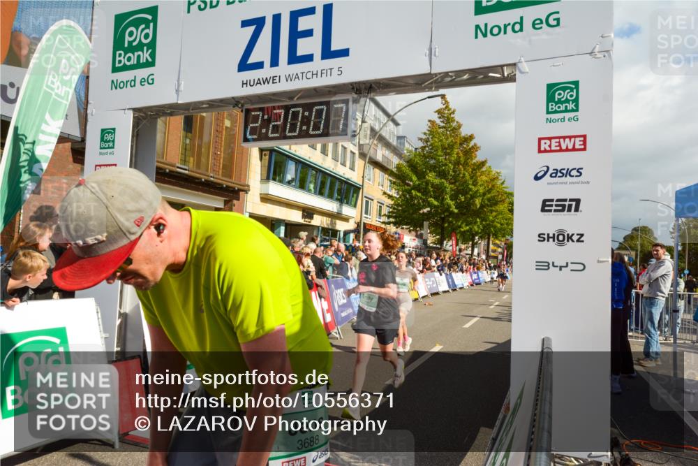 20.09.2026 - PSD Bank Halbmarathon LAZAROV Photography http://msf.ph/oto/10556371 20.09.2026 12:20:07 Ziel 1323, 1892, 2737, 2787, 2933, 3085, 3429, 3688, 3735, 4085, 4270, 4626, 4689 meine-sportfotos.de