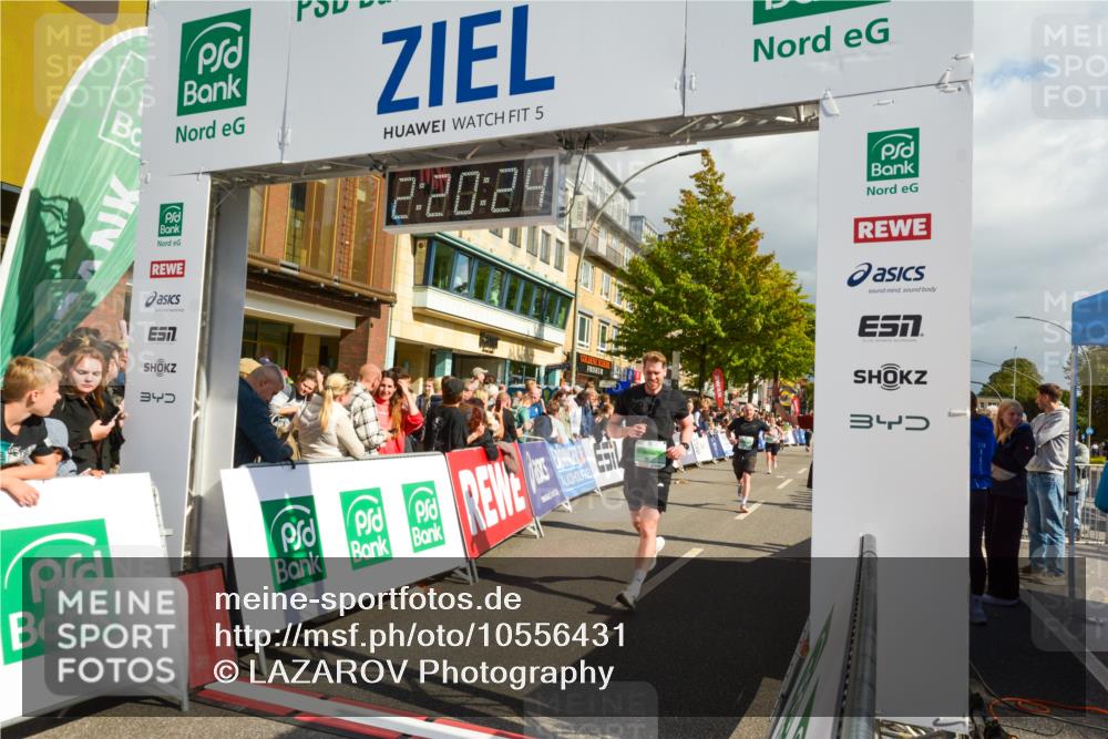 20.09.2026 - PSD Bank Halbmarathon LAZAROV Photography http://msf.ph/oto/10556431 20.09.2026 12:20:24 Ziel 1021, 1261, 1294, 1628, 1755, 1892, 2351, 3097, 3217, 4228, 4237, 4270, 4632, 4754 meine-sportfotos.de