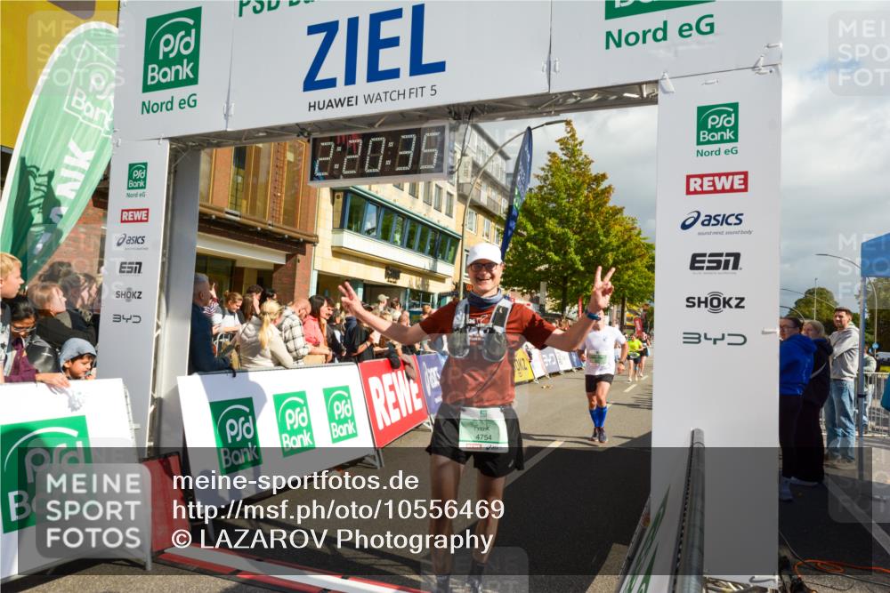 20.09.2026 - PSD Bank Halbmarathon LAZAROV Photography http://msf.ph/oto/10556469 20.09.2026 12:20:35 Ziel 1127, 1294, 2305, 2351, 2389, 2741, 3097, 3217, 3620, 3740, 4125, 4292, 4754 meine-sportfotos.de