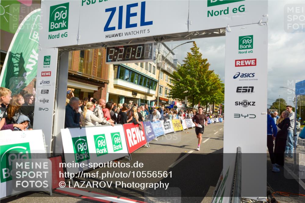 20.09.2026 - PSD Bank Halbmarathon LAZAROV Photography http://msf.ph/oto/10556561 20.09.2026 12:21:01 Ziel 3412, 4423, 4790 meine-sportfotos.de