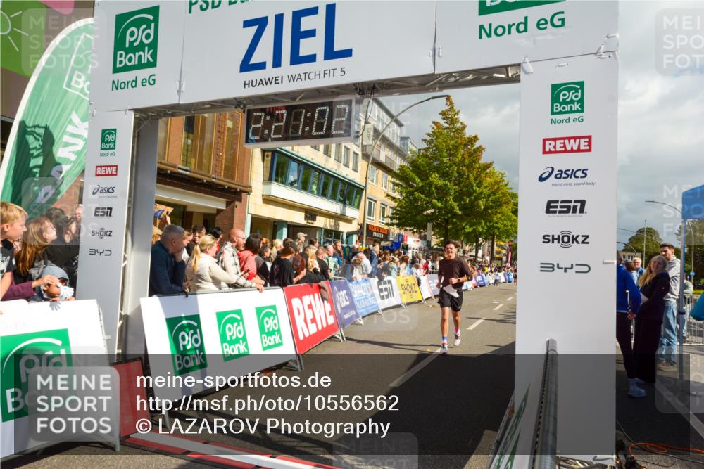 20.09.2026 - PSD Bank Halbmarathon LAZAROV Photography http://msf.ph/oto/10556562 20.09.2026 12:21:01 Ziel 3412, 4423, 4790 meine-sportfotos.de