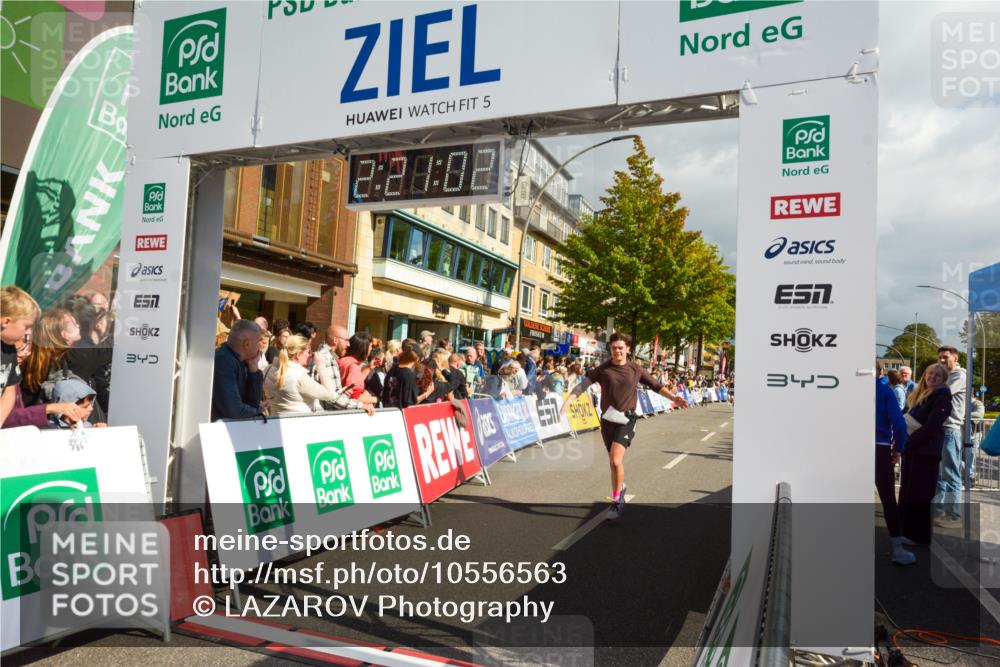 20.09.2026 - PSD Bank Halbmarathon LAZAROV Photography http://msf.ph/oto/10556563 20.09.2026 12:21:01 Ziel 3412, 4423, 4790 meine-sportfotos.de