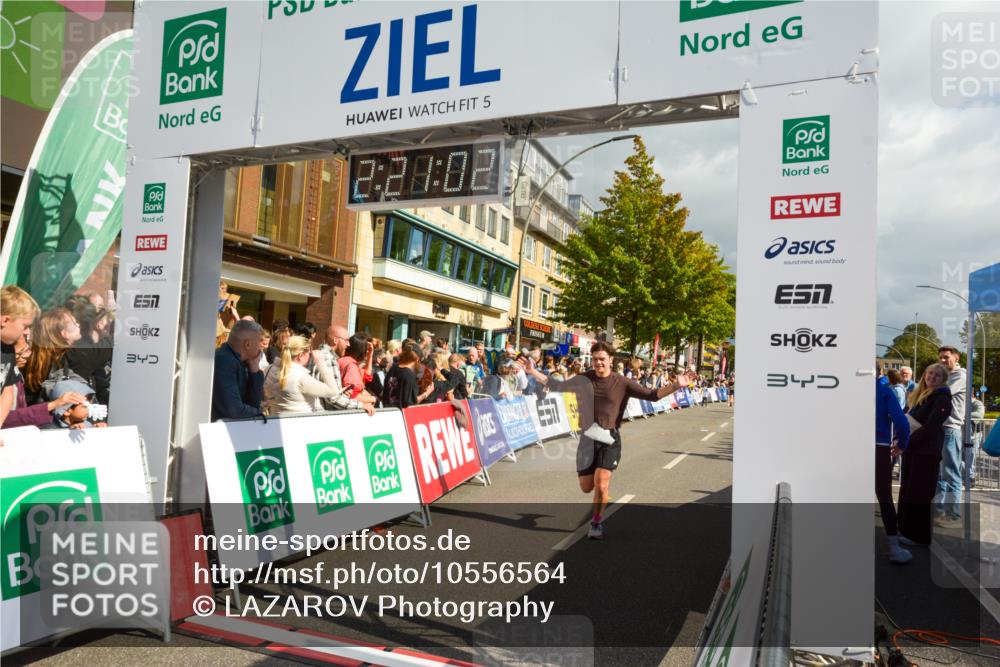 20.09.2026 - PSD Bank Halbmarathon LAZAROV Photography http://msf.ph/oto/10556564 20.09.2026 12:21:02 Ziel 1143, 3412, 4423 meine-sportfotos.de