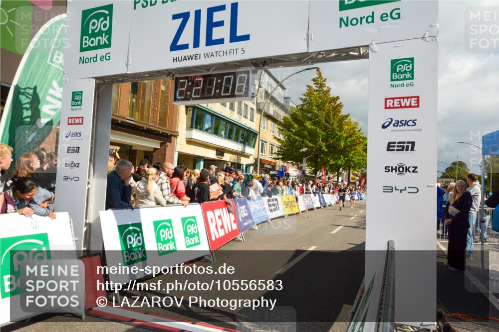 20.09.2026 - PSD Bank Halbmarathon LAZAROV Photography http://msf.ph/oto/10556583 20.09.2026 12:21:08 Ziel 1004, 1143, 1281, 2906, 2907, 4423 meine-sportfotos.de