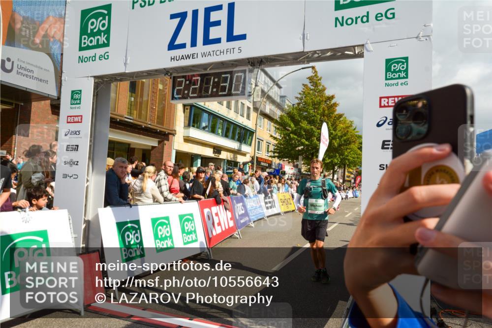 20.09.2026 - PSD Bank Halbmarathon LAZAROV Photography http://msf.ph/oto/10556643 20.09.2026 12:21:29 Ziel 1203, 1443, 1793, 3197, 3672, 4205 meine-sportfotos.de