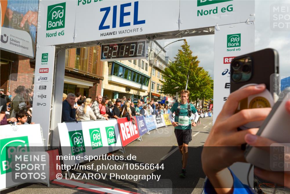 20.09.2026 - PSD Bank Halbmarathon LAZAROV Photography http://msf.ph/oto/10556644 20.09.2026 12:21:29 Ziel 1203, 1443, 1793, 3197, 3672, 4205 meine-sportfotos.de