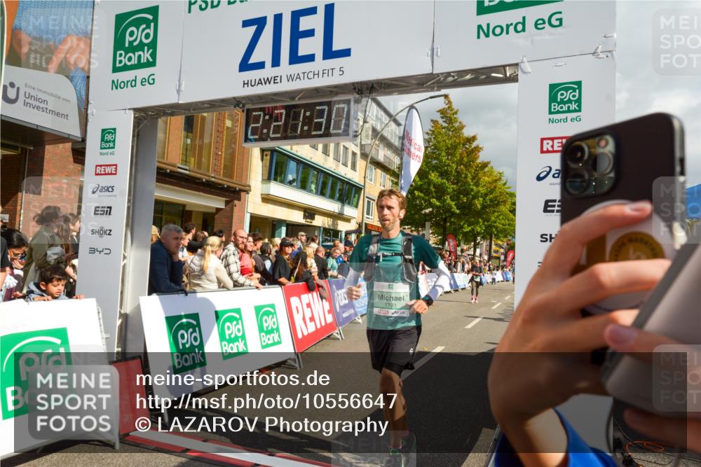 20.09.2026 - PSD Bank Halbmarathon LAZAROV Photography http://msf.ph/oto/10556647 20.09.2026 12:21:30 Ziel 1203, 1443, 1793, 3197, 3672, 4205 meine-sportfotos.de