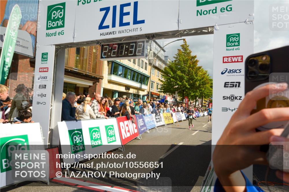 20.09.2026 - PSD Bank Halbmarathon LAZAROV Photography http://msf.ph/oto/10556651 20.09.2026 12:21:32 Ziel 1203, 1443, 1793, 3672, 4205 meine-sportfotos.de
