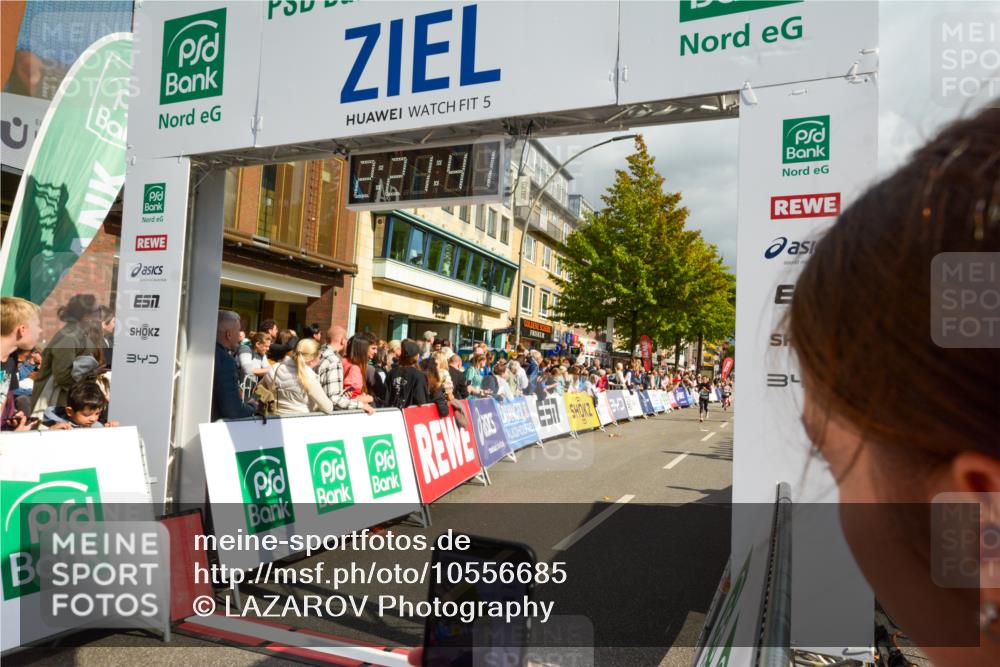 20.09.2026 - PSD Bank Halbmarathon LAZAROV Photography http://msf.ph/oto/10556685 20.09.2026 12:21:40 Ziel 1041, 1097, 1203, 1714, 4205 meine-sportfotos.de
