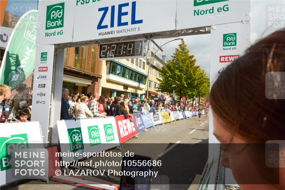 20.09.2026 - PSD Bank Halbmarathon LAZAROV Photography http://msf.ph/oto/10556686 20.09.2026 12:21:41 Ziel 1041, 1097, 1203, 1659, 1714, 2419, 4205 meine-sportfotos.de