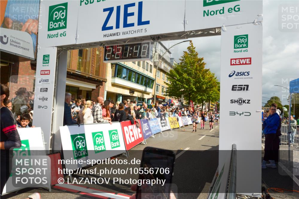 20.09.2026 - PSD Bank Halbmarathon LAZAROV Photography http://msf.ph/oto/10556706 20.09.2026 12:21:48 Ziel 1041, 1097, 1659, 1714, 2060, 2235, 2419, 2917, 4303, 4310, 4315 meine-sportfotos.de