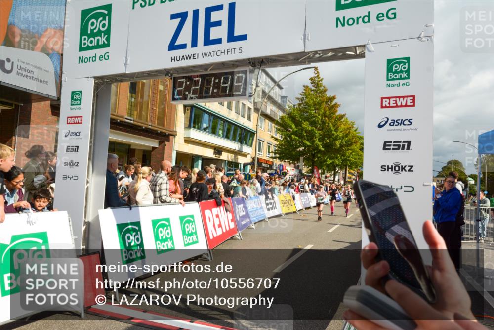 20.09.2026 - PSD Bank Halbmarathon LAZAROV Photography http://msf.ph/oto/10556707 20.09.2026 12:21:48 Ziel 1041, 1097, 1659, 1714, 2060, 2235, 2419, 2917, 4303, 4310, 4315 meine-sportfotos.de