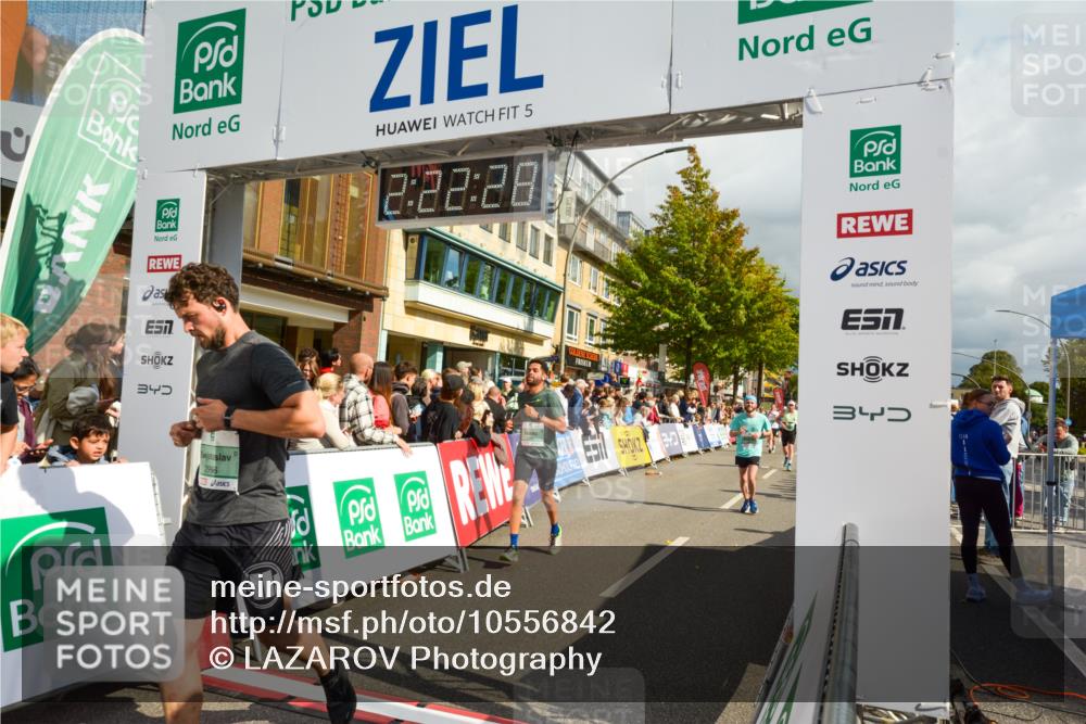 20.09.2026 - PSD Bank Halbmarathon LAZAROV Photography http://msf.ph/oto/10556842 20.09.2026 12:22:28 Ziel 1657, 1767, 1825, 2996, 3462, 4333, 4337, 4362, 4388, 4666 meine-sportfotos.de