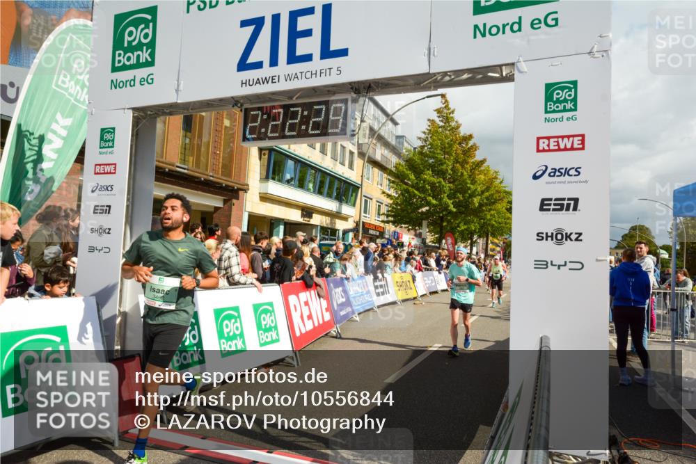 20.09.2026 - PSD Bank Halbmarathon LAZAROV Photography http://msf.ph/oto/10556844 20.09.2026 12:22:29 Ziel 1657, 1767, 1825, 2996, 3462, 4161, 4333, 4362, 4388, 4666 meine-sportfotos.de